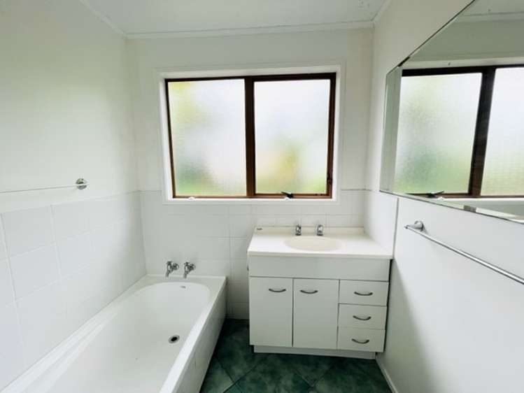 25 Kelman Road Kelston_7