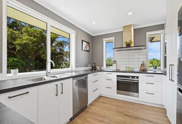 40 Pebble Beach Boulevard Te Kamo_3