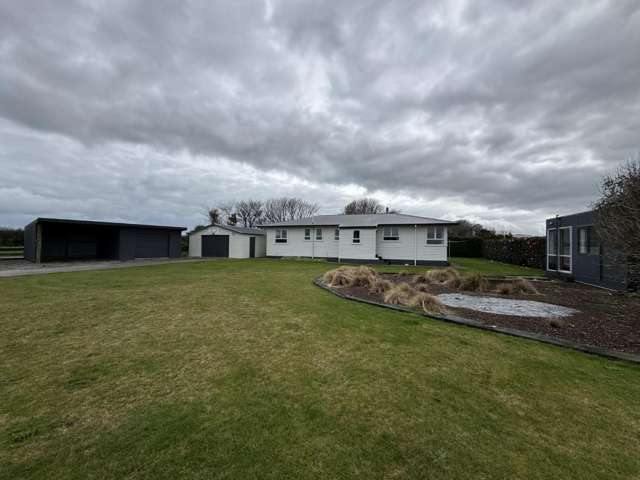 The Good Life: Warm 3-Bedroom Modern Rural Rental Just 10-Minutes from Opunake.