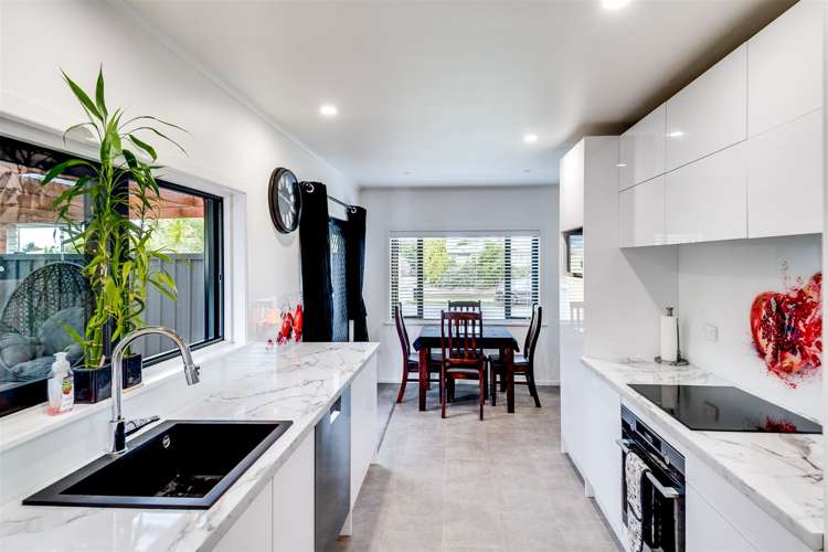 76 Clarence Cox Crescent Pirimai_8