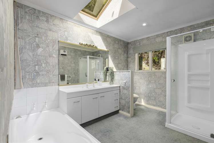 233A Whites Line East Waiwhetu_16