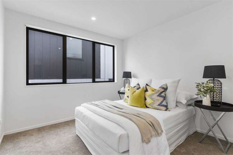 2/258 Lake Road Hauraki_11