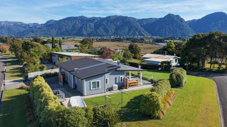 2 Ruataniwha Drive Collingwood_26