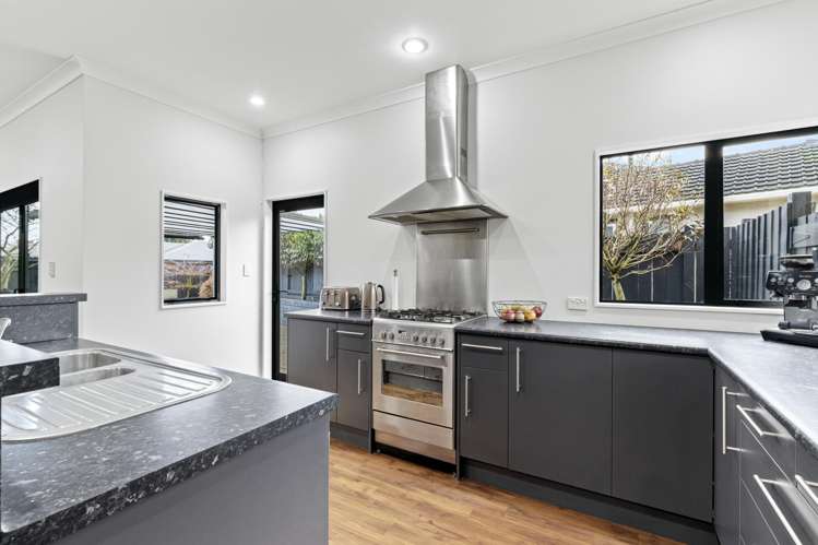 2 Pharazyn Street_3