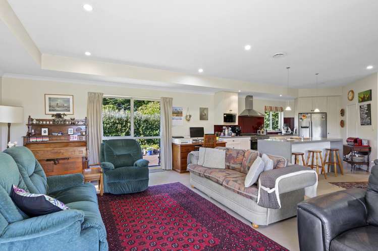 1735 Wards Road Greendale_17