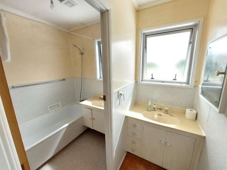 11 Keegan Drive 11410_9