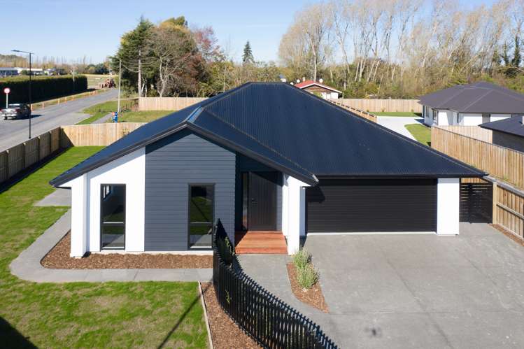 1 Strowan Avenue Elgin_24