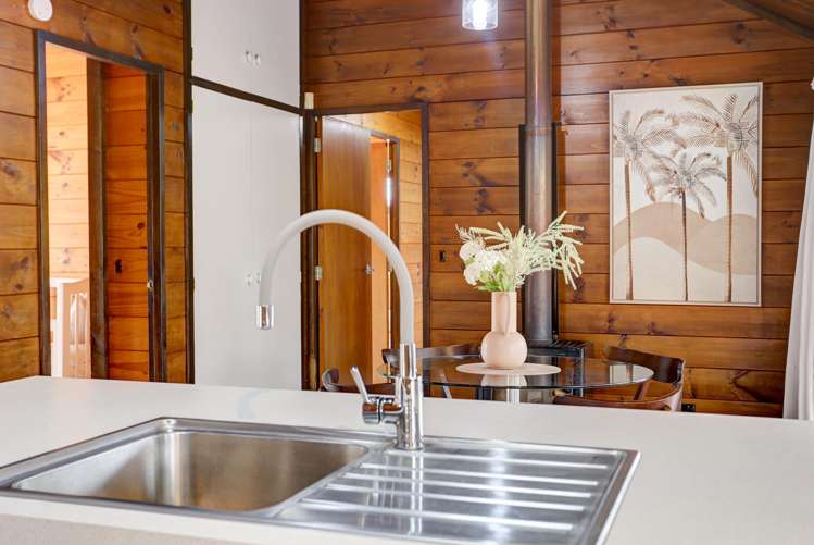 59 Exeter Crescent Springvale_5