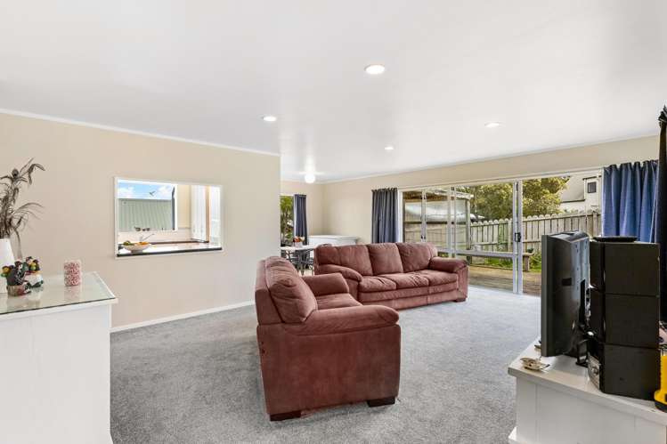 1/8 Atlantis Place Totara Vale_8