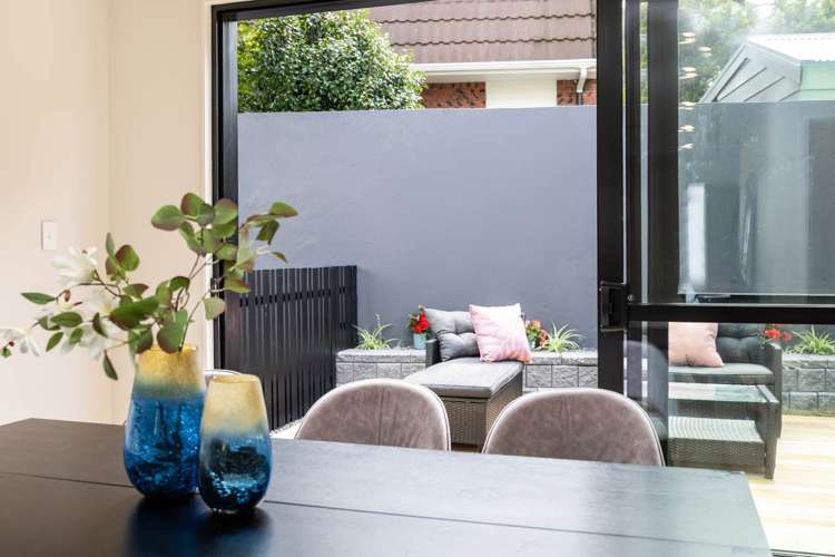 11C Norman Lesser Drive St Johns_14