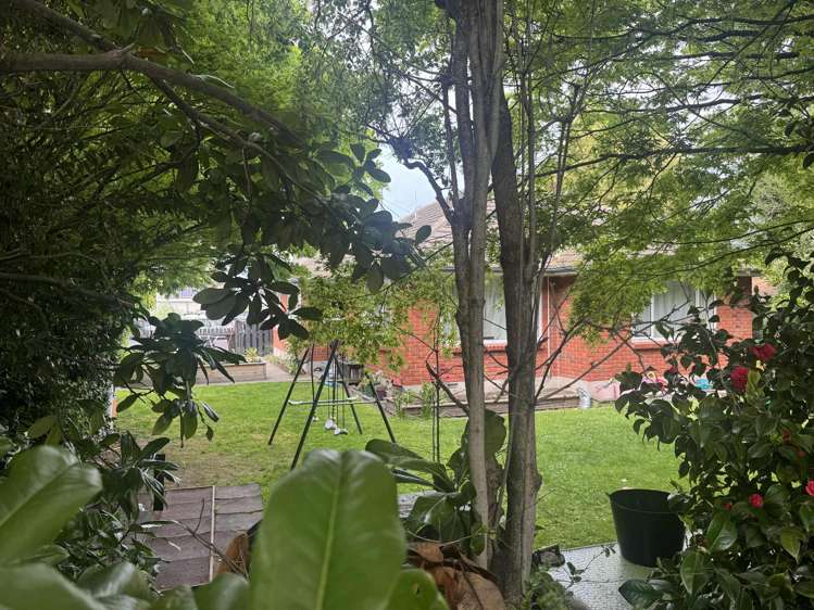 127 Gayhurst Road Dallington_6