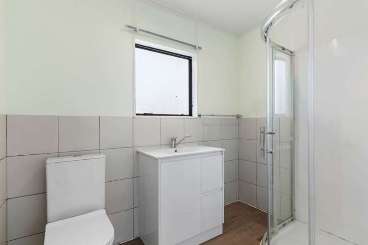 2/32 Maplesden Drive Clendon Park_12