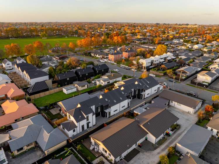 2/25 Allard Street St Albans_28