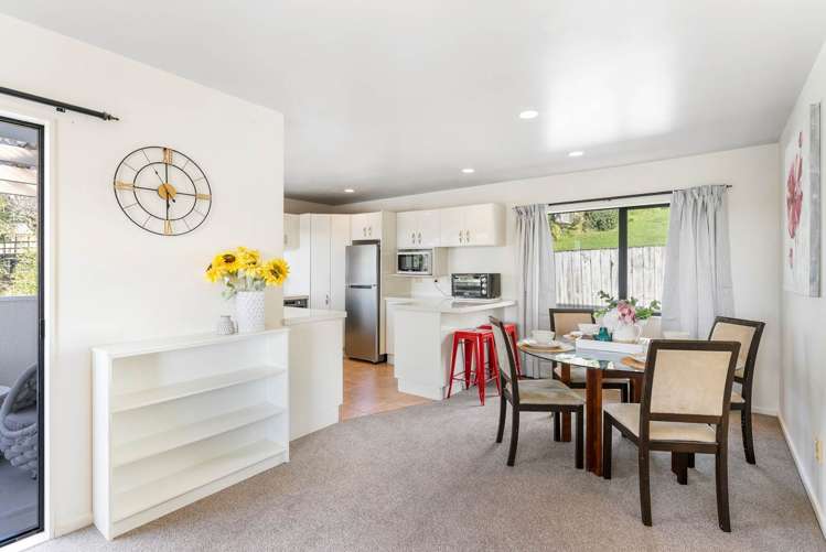 1/14 Greenridge Court Glenfield_12