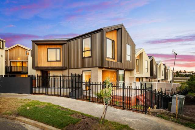 Reserve-Edge Living, Peaceful and Private