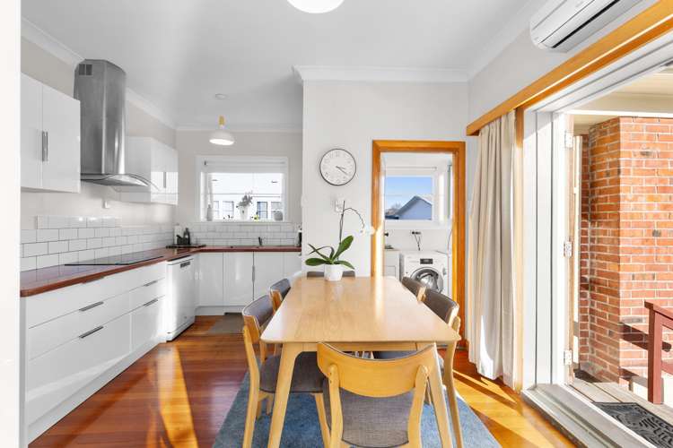 79 Savage Crescent West End_1