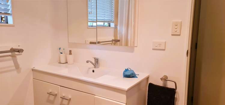 19 Hibiscus Avenue Cable Bay_12