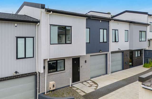 199D Whitney St - Near New-  3 Bedroom Townhouses