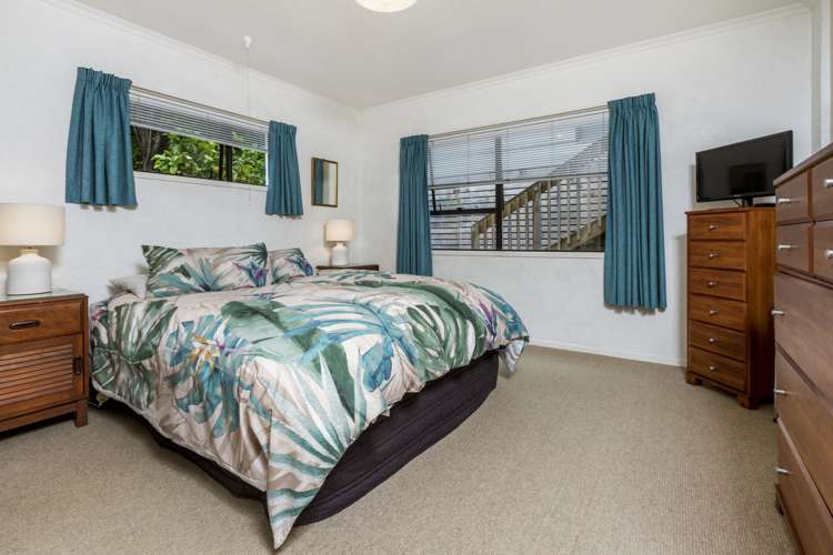 12 Serrata Place Browns Bay_11