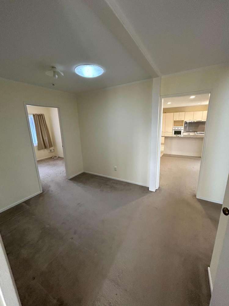 94 Dalwhinnie Parade Highland Park_13