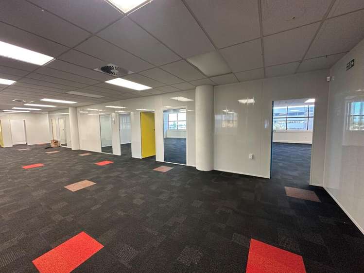 22 Amersham Way City Centre_6