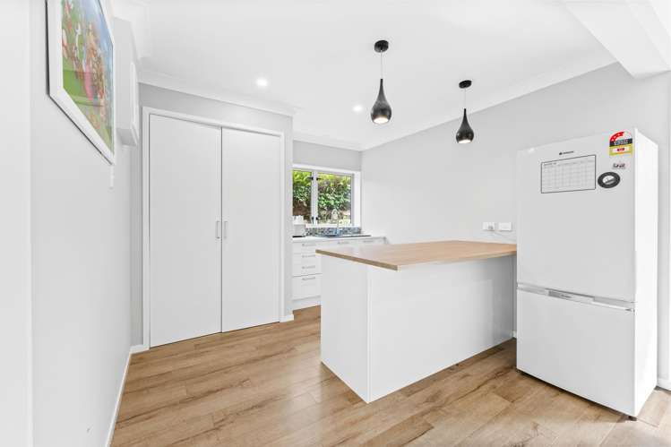211 Royal Road Massey_8