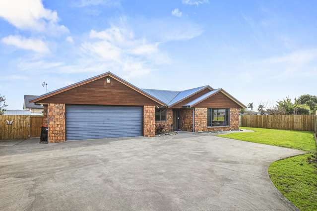 Modern Living Beside the Reserve!