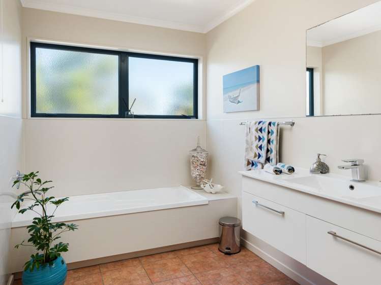 28 Hinepango Drive Rarangi_15