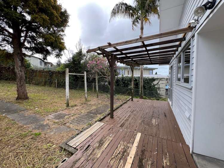 38 Thornlow Street Glendene_10