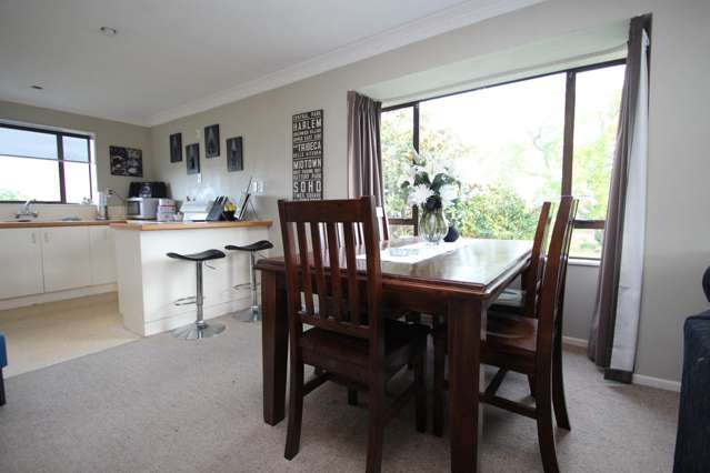 2/15 Lowry Avenue Redwood_4