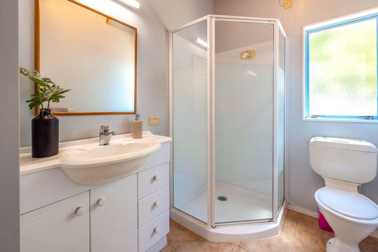 8 Dickson Road Surfdale_23