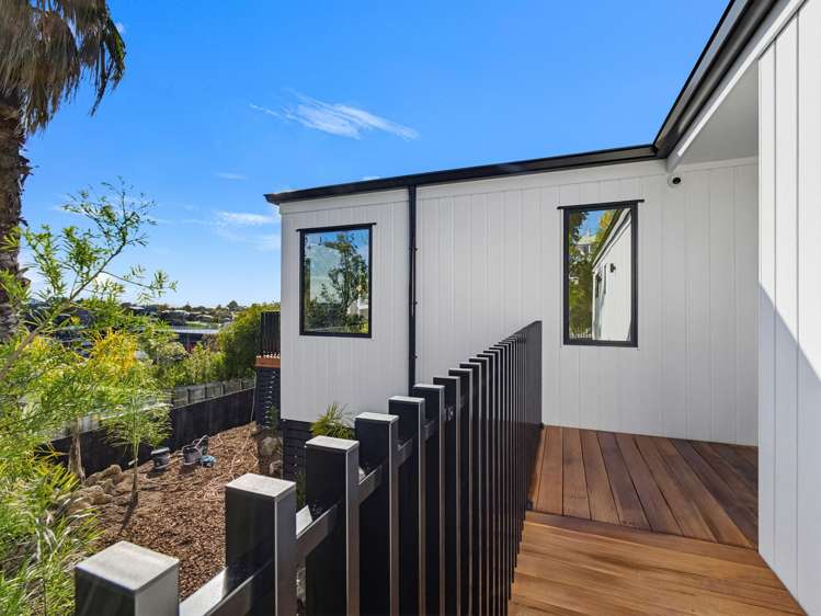 8a Cedar Terrace Stanmore Bay_6