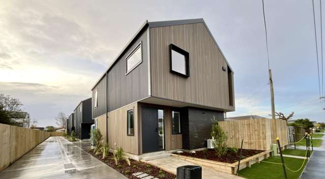 Brand new 2 bedroom in Spraydon