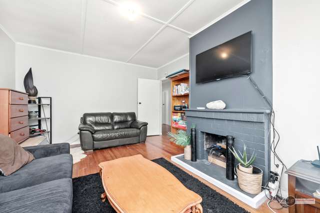 109 Waddington Drive Naenae_4