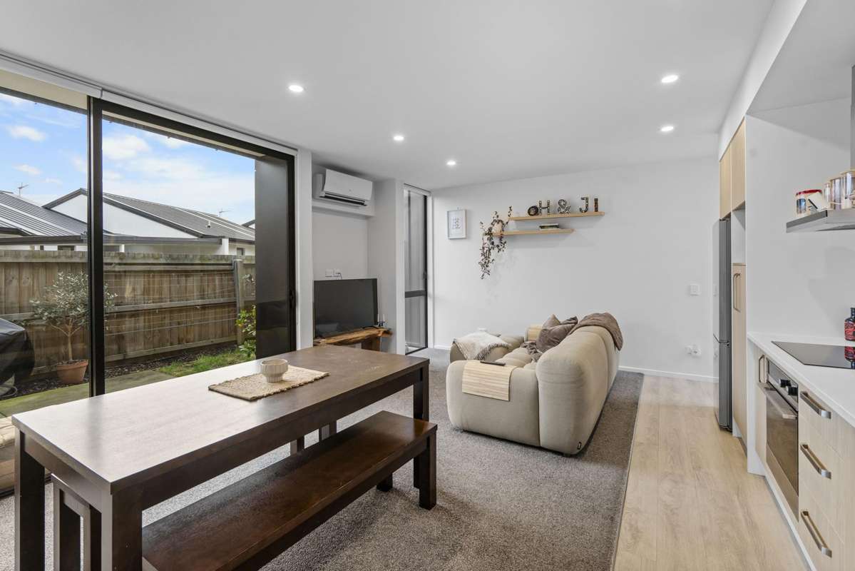 2/56 Geraldine Street_0
