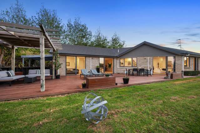 Lifestyle Options! Separate Studio + Shed
