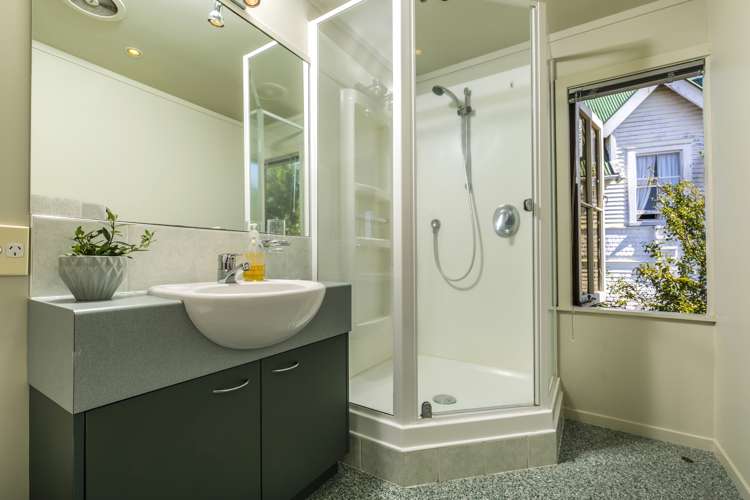 122 Vauxhall Road Narrow Neck_22