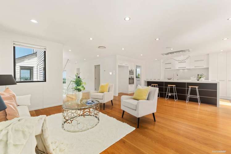 2/11A Parr Terrace Castor Bay_13