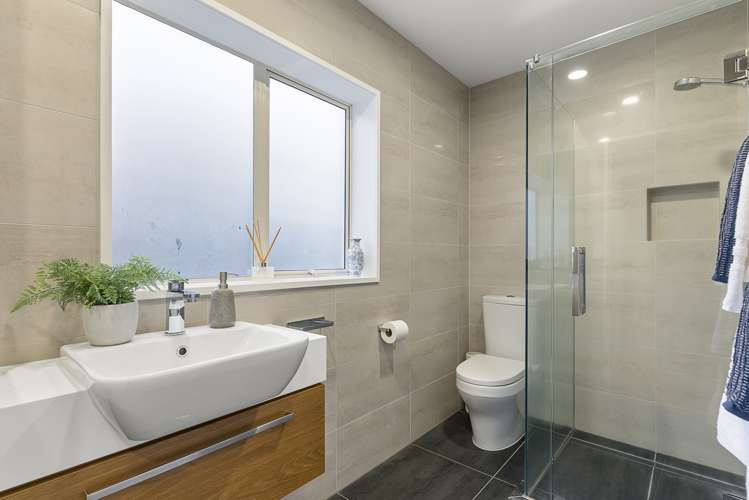 56 Hattaway Avenue Bucklands Beach_21