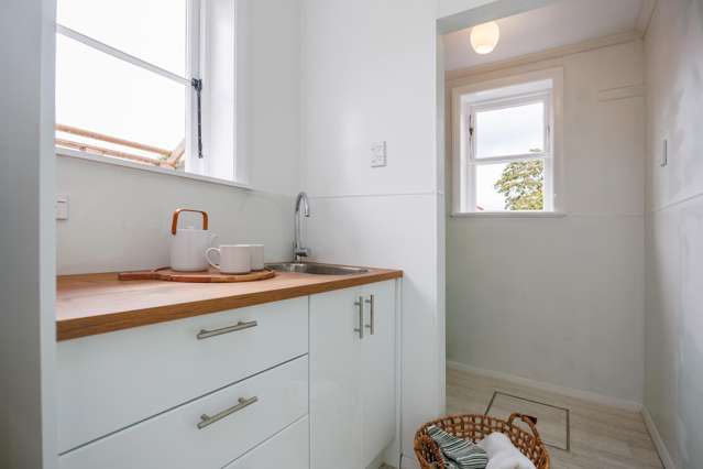 63 Savage Crescent West End_2