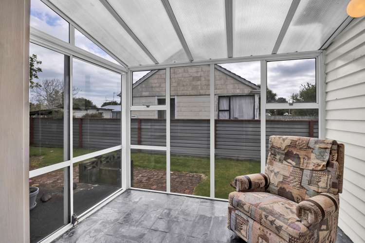 2 Acourt Street Hawera_10