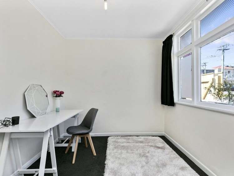 2 Luxford Street Berhampore_13