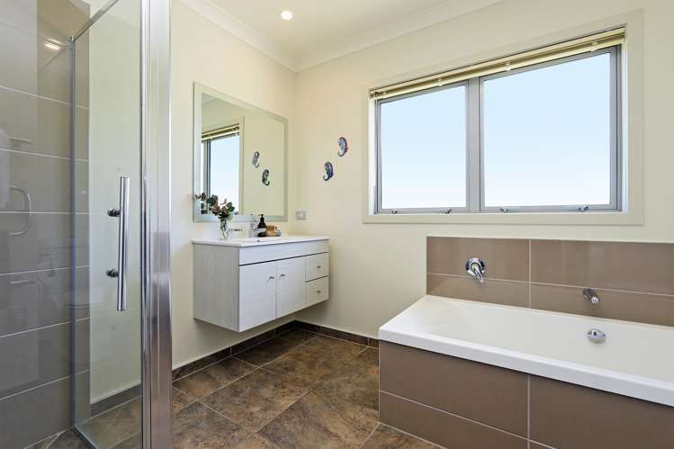 143 Kent Terrace Taradale_14