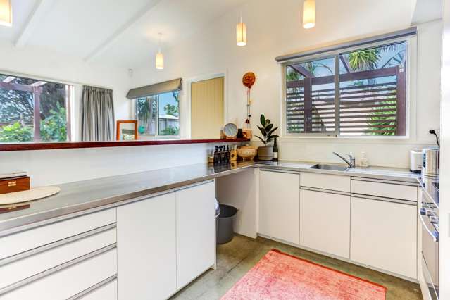 19A Moana Road Okitu_1