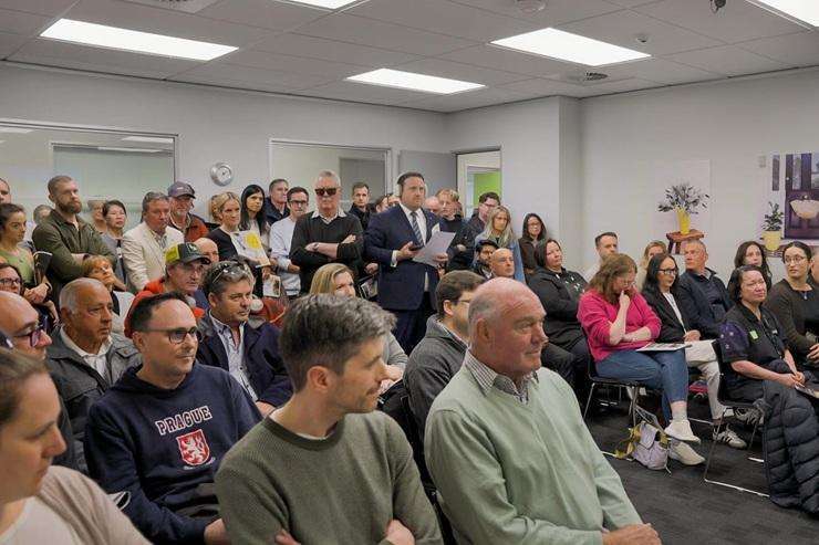 A smart house on Everest Street, in Khandallah, Wellington, sold for <img.801 million at auction last week. Photo / Supplied