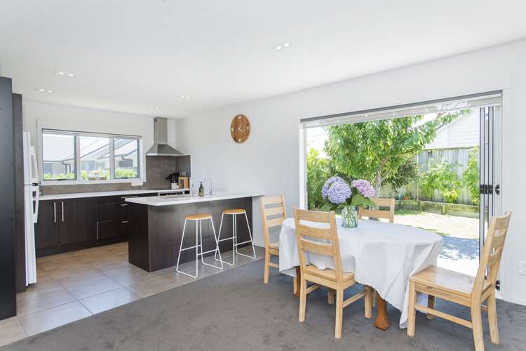 15 Silverstone Place Lytton West_3