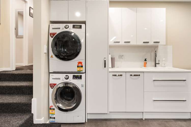 56 Titirangi Crescent Parklands_13