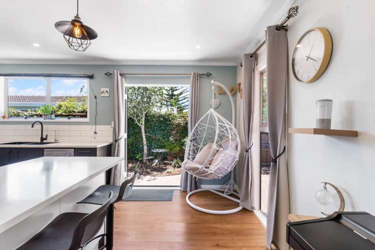 2/57 Solar Road Glen Eden_6