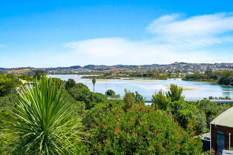 44 Amorino Drive Red Beach_1