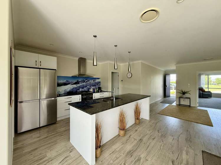 16 Huka Heights Drive 2772_3